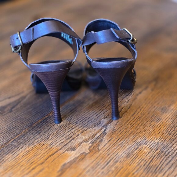 NWOT COLIN STUART dark chocolate leather strappy heel. size 8 - Picture 5 of 9